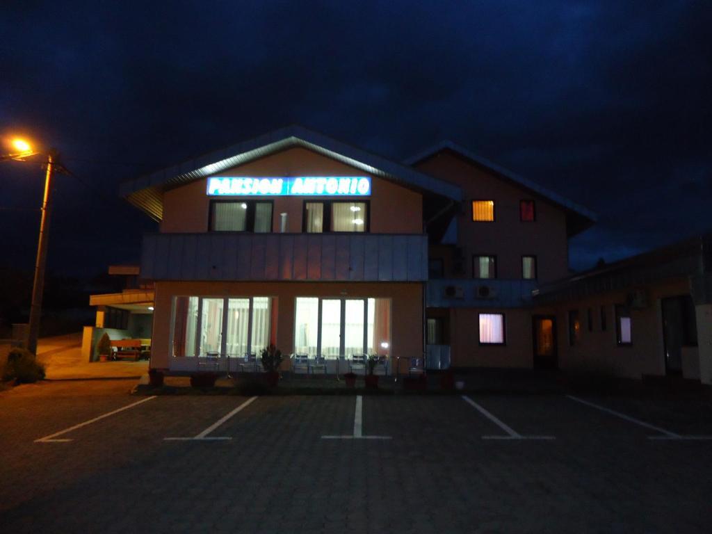 Pansion Antonio Slavonski Brod Exterior foto