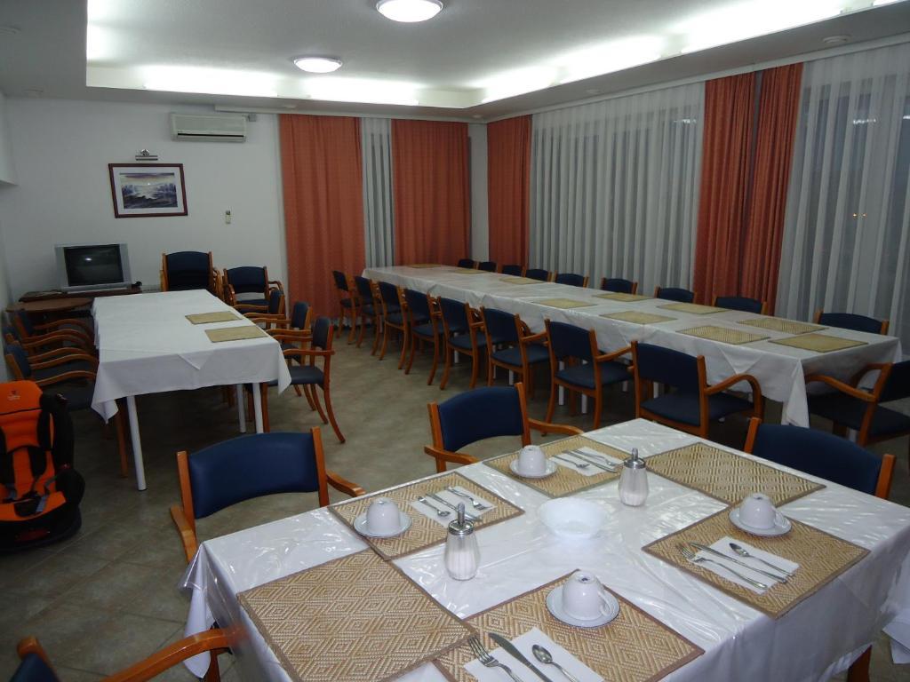Pansion Antonio Slavonski Brod Exterior foto