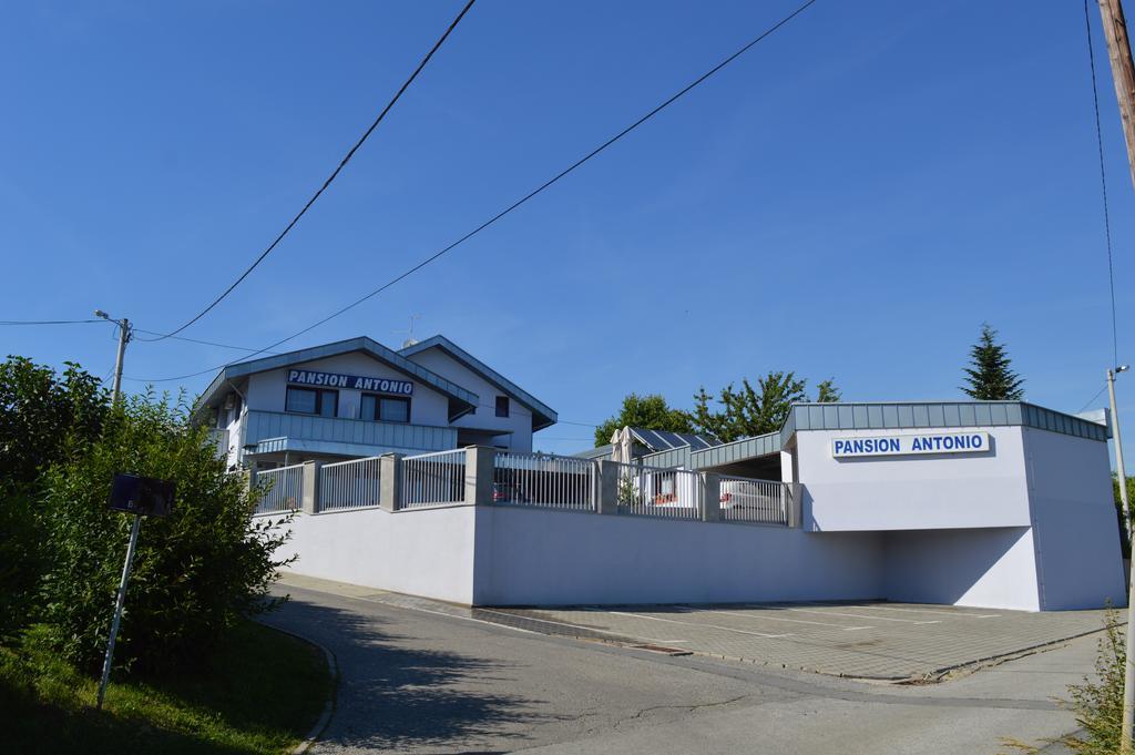 Pansion Antonio Slavonski Brod Exterior foto