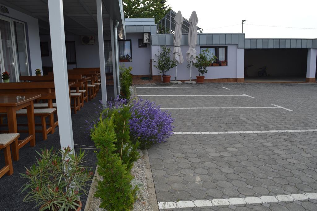 Pansion Antonio Slavonski Brod Exterior foto