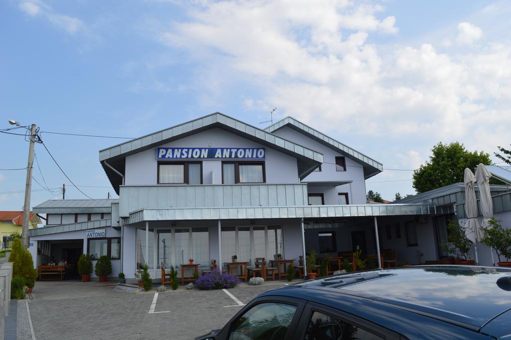 Pansion Antonio Slavonski Brod Exterior foto