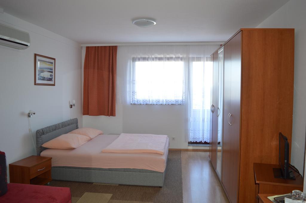 Pansion Antonio Slavonski Brod Exterior foto