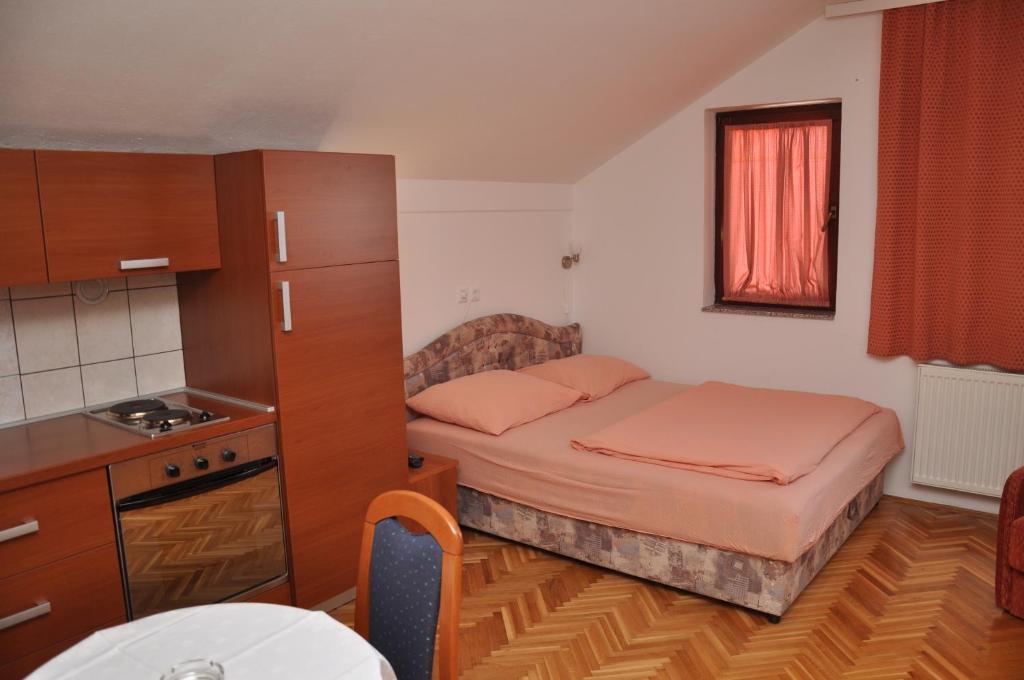 Pansion Antonio Slavonski Brod Exterior foto