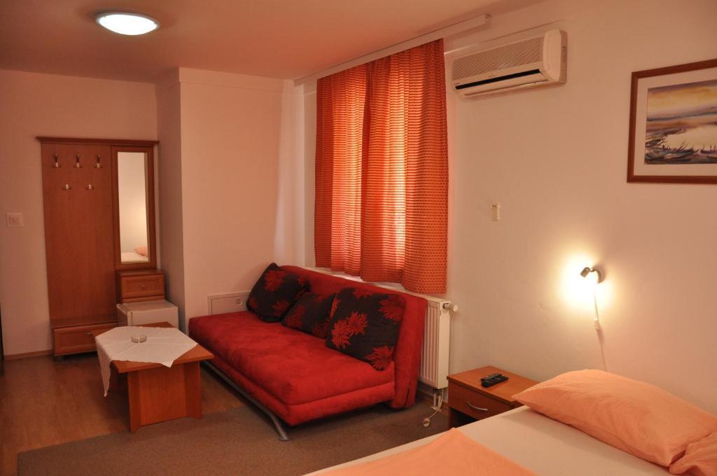 Pansion Antonio Slavonski Brod Exterior foto